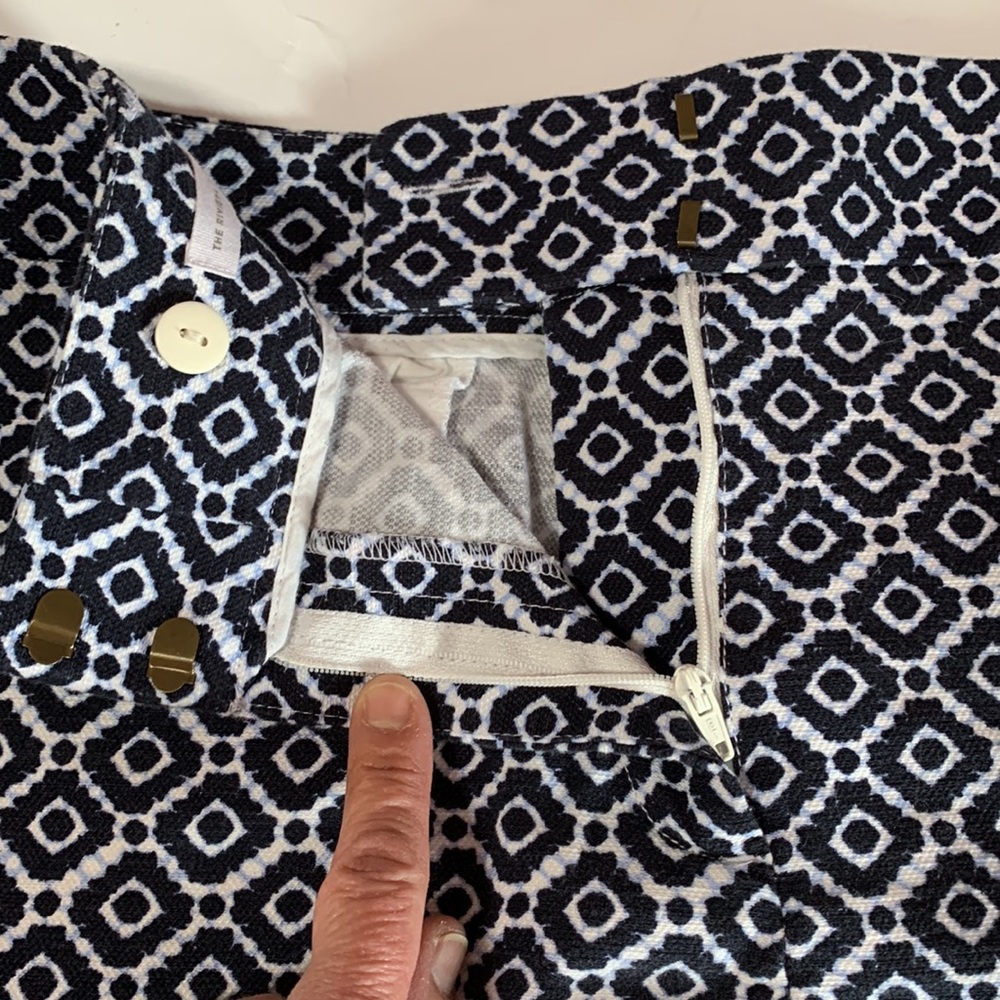 Loft riviera short blue & white pattern size 14 - Picture 2 of 7